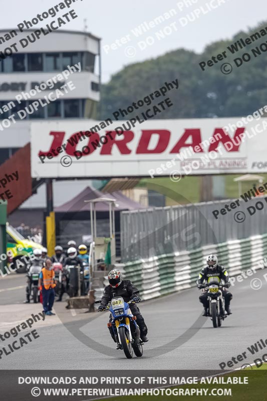 Vintage motorcycle club;eventdigitalimages;mallory park;mallory park trackday photographs;no limits trackdays;peter wileman photography;trackday digital images;trackday photos;vmcc festival 1000 bikes photographs